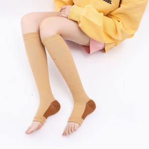 Vente en gros unisexe Circulation 15-20mmHg course athlétique cyclisme Compression bas gradué cuivre Compression <span class=keywords><strong>chaussettes</strong></span> <span class=keywords><strong>pour</strong></span> hommes - Product Image 6