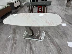 โต๊ะหินอ่อนหรูหราสไตล์โมเดิร์นเรียบง่าย รูปทรงสี่เหลี่ยมผืนผ้า สำหรับห้องรับประทานอาหารในบ้าน พร้อมชุดเก้าอี้ เหมาะสำหรับอพาร์ทเมนต์ขนาดเล็ก - Product Image 4