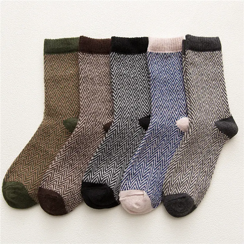 Factory direct sales high quality sweat-absorbing breathable slouch polyester blend socks for men