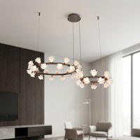Lustre en bronze de style français en forme de fleur, finition dorée, source de lumière LED, garantie de 3 ans. Atmosphère romantique pour les salons.