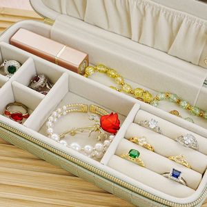 Étui de rangement rectangulaire pour bijoux EVERWIN avec miroir, fermeture éclair, sac de transport élégant pour bagues, boucles d'oreilles, colliers - Product Image 3