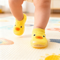 Chaussures bébé en tricot de canard de dessin animé ludiques dans des couleurs vives dopamine, coton doux et semelle en TPE flexible pour les premiers pas, légères