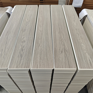 Revêtement de sol en vinyle SPC de luxe 100 % imperméable de qualité supérieure avec installation par clic pour les projets de construction commerciaux et résidentiels - Product Image 5
