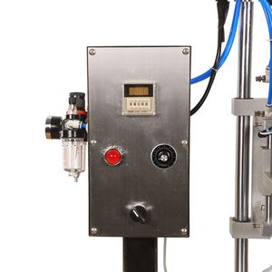 Máquina Semiautomática para Ajustar Tapas de Botellas de Plástico y Vidrio - Diseñada para Marcas de Belleza y Bienestar - Product Image 5