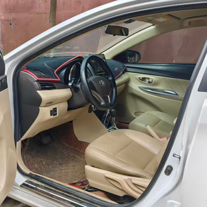 Auto Hatchback Best-Seller Vitz/<span class=keywords><strong>Yaris</strong></span>, Confortevole 5 Posti Automatica con Telecamera Posteriore, Sedili in Pelle, Trazione Anteriore, Ruote R15, Prodotta in Cina - Product Image 3