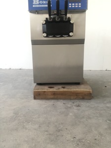 <span class=keywords><strong>Machine</strong></span> <span class=keywords><strong>à</strong></span> <span class=keywords><strong>glace</strong></span> <span class=keywords><strong>italienne</strong></span> molle professionnelle 3 saveurs de comptoir, pour glaces épaisses et onctueuses - Product Image 1