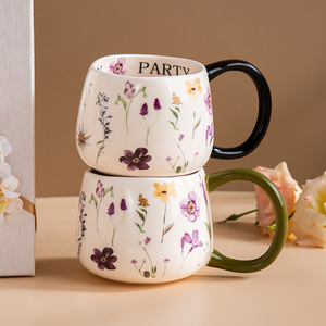 Nuove Tazze da Caffè in Ceramica Creative con Motivi Floreali Fatte a Mano, Tazze da Latte in Porcellana di Lusso con Logo Personalizzato - Product Image 4