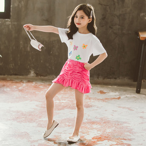 Ensemble de vêtements pour filles, vêtements pour enfants mignons et tendance avec un motif floral coloré - Product Image 2