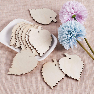 Colgantes de <span class=keywords><strong>Hojas</strong></span> de Madera Sin Terminar, Piezas de Madera en Blanco para Pintar, Adornos Colgantes para Proyectos de Arte y Manualidades - Product Image 1