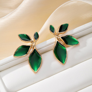Fashionable Leaf Clip-on <b>Earrings</b> Zinc Alloy <b>Red</b> Green Blue Purple Party Women's Jewelry - Product Image 3
