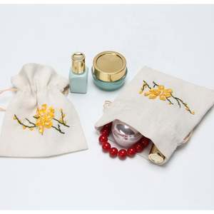Wholesale Hemp White Embroidery Canvas Pouch Reusable Recyclable Pretty Cotton Sachet Drawstring Bag for Jewelry <b>Candles</b> Gifts - Product Image 3
