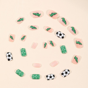 <span class=keywords><strong>Uñas</strong></span> <span class=keywords><strong>postizas</strong></span> <span class=keywords><strong>de</strong></span> presión, estilo deportivo, con diseño <span class=keywords><strong>de</strong></span> tacos <span class=keywords><strong>de</strong></span> fútbol verdes y patrón <span class=keywords><strong>de</strong></span> rejilla, forma cuadrada corta, para imagen principal - Product Image 3
