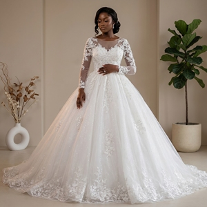 Vestido de Novia de Manga Larga, Elegante, con Escote Corazón, Apliques y Cola de Capilla, Corte en A, Vestidos de Novia Lsbh17 - Product Image 1