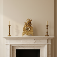 Horloge à mélodie de style antique européen Rococo en laiton doré, avec sculpture de couple courant, pour cheminée