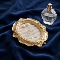 Présentoir à bijoux personnalisé en résine pour colliers et bagues, organisateur de bijoux, modèle en forme de statue de fille, cadeau