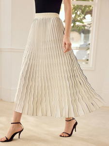 <span class=keywords><strong>Jupe</strong></span> midi élégante et décontractée pour femme, personnalisable, beige, plissée à lignes ondulées, taille haute, avec ceinture élastique smockée, en tissu <span class=keywords><strong>satin</strong></span>é, idéale pour les fêtes - Product Image 2