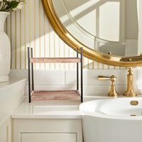 Organisateur de comptoir de salle de bain en bois à 2 niveaux avec panier, rangement étanche pour parfums et soins de la peau pour salle de bain, cuisine, commode