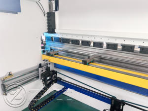 Presse plieuse hydraulique à vendre, best-seller, 110 tonnes, 200 tonnes, 300 tonnes, pour tôles d'acier - Product Image 4