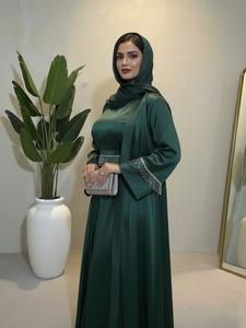 Ensemble Abaya moderne de luxe Mexizo en deux pièces avec robe intérieure et robe extérieure, mode modeste pour femmes musulmanes - Product Image 5