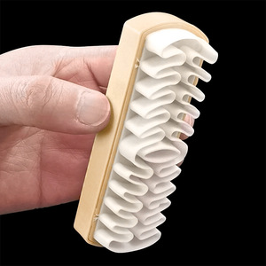 Cepillo para zapatos de gamuza, limpiador de botas de nieve y eliminador de polvo, cepillo de terciopelo de cerdas suaves, cepillo de piel de ciervo - Product Image 2