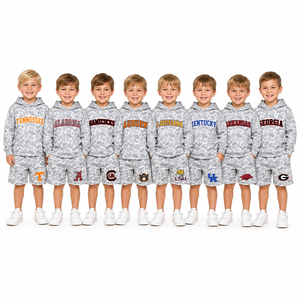 Précommande : Ensemble sweat à capuche et short pour bébés garçons Toddle Boutique, motif camouflage équipes de football, en Spandex doux et coton biologique, collection fêtes - Product Image 1