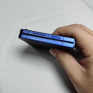 Teléfono US Good Z Flip 7 5G, 12GB RAM, 256GB/512GB ROM, Pantalla de 6.9 Pulgadas, Diseño Plegable, Desbloqueo Facial, CDMA LTE, Excelente Estado de la Batería - Product Image 2