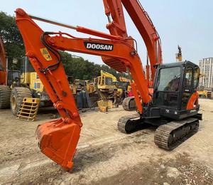 Mini-excavatrice sur chenilles DOOSAN DX60 d'occasion, 6 tonnes, origine Corée, faible nombre d'heures de travail, pelle hydraulique, modèle 2020 - Product Image 6