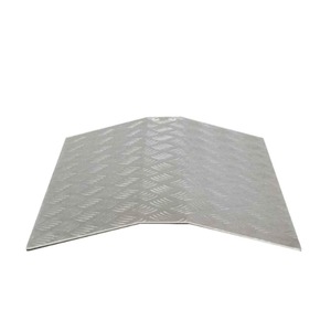 Rampe de seuil de porte en alliage d'aluminium 6080100 argentée, personnalisable pour l'accès en fauteuil roulant, fabriquée au Zhejiang - Product Image 1