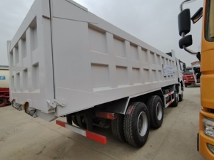 Système hydraulique Hyva équipé Sinotruk HOWO 8x4 camion à benne basculante blanc 15s décharge rapide pour la logistique de construction à haut rendement - Product Image 5