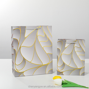 Túi giấy mẫu rắn có thể tùy chỉnh hàng đầu Thiết kế bán hàng đơn giản để sử dụng hàng ngày-để mua sắm quần áo ngay lập tức - Product Image 3