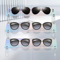RTS OEM Transparent boisson acrylique échelle de présentation maquillage parfum poupée jouet lunettes de soleil dessert boutique spectacle acrylique présentoir