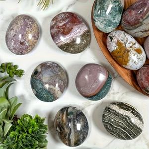 หินโอเชียนแจสเปอร์ทรงรีขัดเงาธรรมชาติสำหรับการบำบัดด้วยคริสตัล ขายส่ง เหมาะสำหรับตกแต่งบ้านอย่างมีเอกลักษณ์และเป็นของขวัญในวันหยุด - Product Image 5