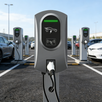 Station de recharge pour véhicules électriques certifiée CE 120 kW avec deux pistolets de recharge pour autoroute