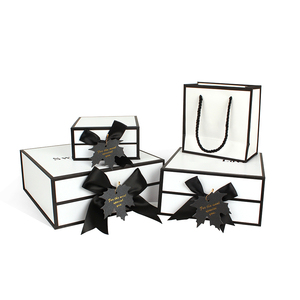 Caja de regalo de boda de cartón blanco con cierre de imán impreso con logotipo personalizado para pequeñas empresas - Product Image 2