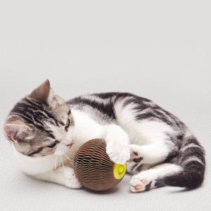All'ingrosso giocattoli moderni per gatti in carta ondulata rotondi palle graffio palle di erba gatta a nido d'ape giocattoli per animali domestici - Product Image 1