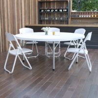 Vente en gros Table de banquet de mariage blanche pliante en plastique pliable et personnalisée de 4 pieds pour les événements