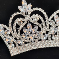 Broche de couronne de concours de beauté en strass