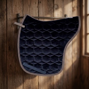 Almohadilla de lujo para silla de montar TOUGH TACK de terciopelo azul islandés con acolchado hexagonal - Product Image 4