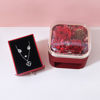 Boîte à bijoux avec roses éternelles, rose éternelle gravée, cadeau de luxe pour maman, grand-mère pour la fête des mères, cadeau parfait pour femme