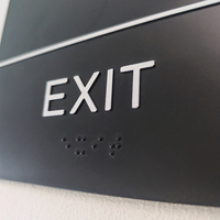 Panneau d'affichage commercial conforme à l'ADA Panneau de sortie avec braille et lettres surélevées