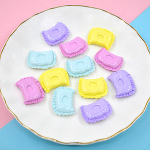 Cabochon en résine en forme de coussin de bébé mignon pour la fabrication de bijoux DIY, la décoration de coques de téléphone et d'épingles à cheveux, et les accessoires - Product Image 3