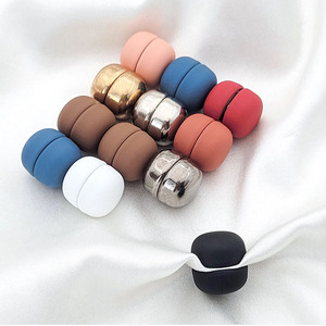 Sharut <span class=keywords><strong>Épingles</strong></span> magnétiques de sécurité bon marché Logo personnalisé/carte d'emballage Écharpe musulmane Châle Broche magnétique sans accroc Hijab <span class=keywords><strong>Épingles</strong></span> magnétiques - Product Image 2