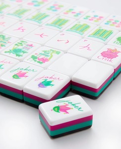 Mahjong Americano Personalizzato Pieghevole Portatile a 4 Strati, 160 Pezzi in Acrilico con Design Leopardato e Tartarugato, Realizzato a Mano - Product Image 2