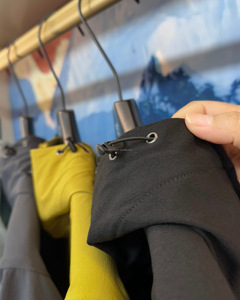 Giacca <span class=keywords><strong>Bomber</strong></span> Sportiva Invernale Personalizzata per Uomo, Asciugatura Rapida, <span class=keywords><strong>Oversize</strong></span>, con Zip e Cappuccio, in Spandex/Poliestere, Antivento e Traspirante - Product Image 6