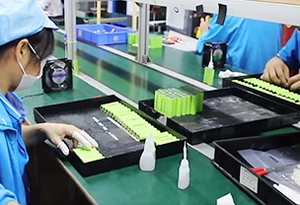 بطارية ليثيوم أيون أصلية عالية الجودة <span class=keywords><strong>VTC5</strong></span> INR18650 بسعة 2600 مللي أمبير وتيار 20 أمبير قابلة لإعادة الشحن 3.7 فولت 18650 للمصابيح اليدوية - Product Image 3