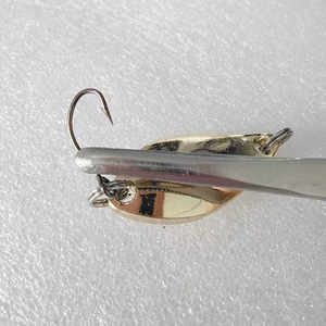Anzuelo Individual de Metal con Forma de Pico Biónico para Pesca de <span class=keywords><strong>Carpa</strong></span> y Lubina en Lago - Product Image 4