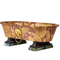 Baignoire autoportante ovale en marbre jaune ocre avec piédestal en forme de tête de lion dorée, luxe pour hôtel et jardin