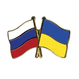 Pin Bendera Silang Rusia Bendera Ukraina Pin Lencana Lencana Bahan Kuningan Pin Enamel Keras dengan Tas Tangan Kupu-kupu