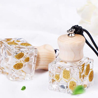 Diffuseur de parfum carré plat en gros pour voiture, flacon de parfum noir 6ml 8ml avec couvercle en bois, mini flacon de parfum en verre pour voiture