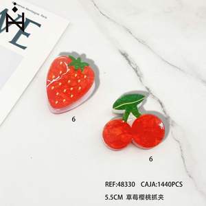 Fermagli per capelli a forma di fragola e ciliegia, 5,5 cm, in plastica, stile cartone animato, casual, per donna - Product Image 1